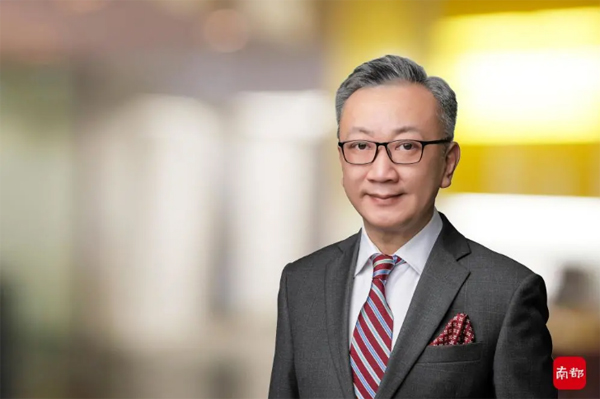 愛立亞裸眼立體