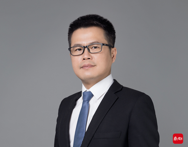 愛立亞裸眼立體